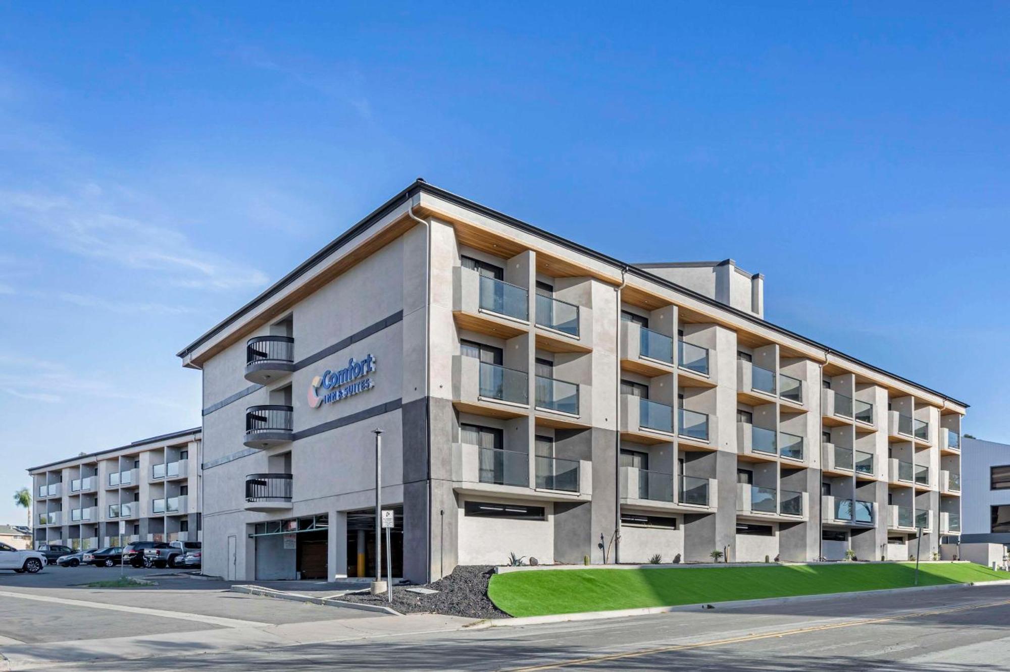 5 Beach Hotels Close to Turtle Rock Community Park Worth Booking