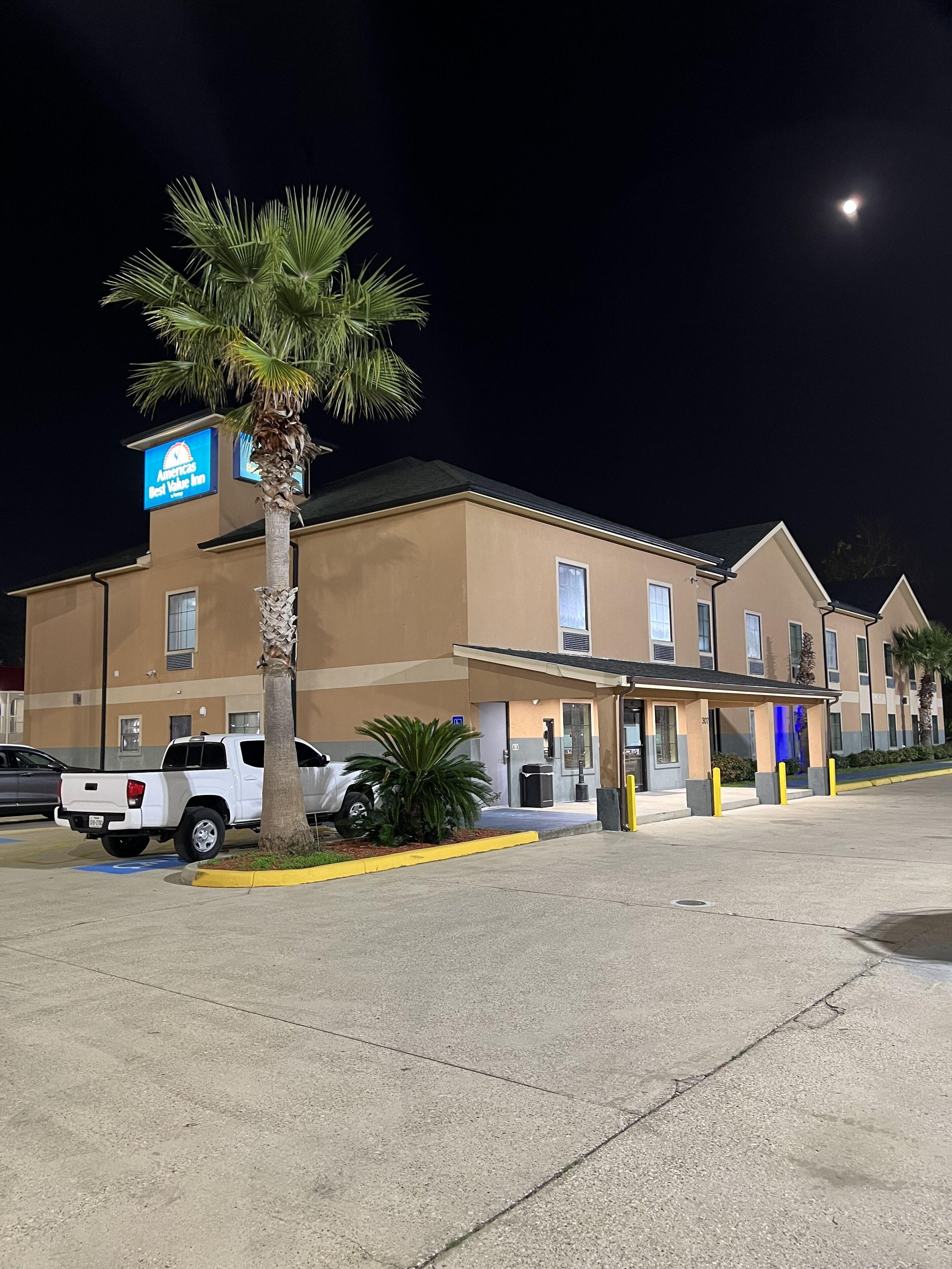 Staying in Louisiana: 6 Beach Hotels Compared