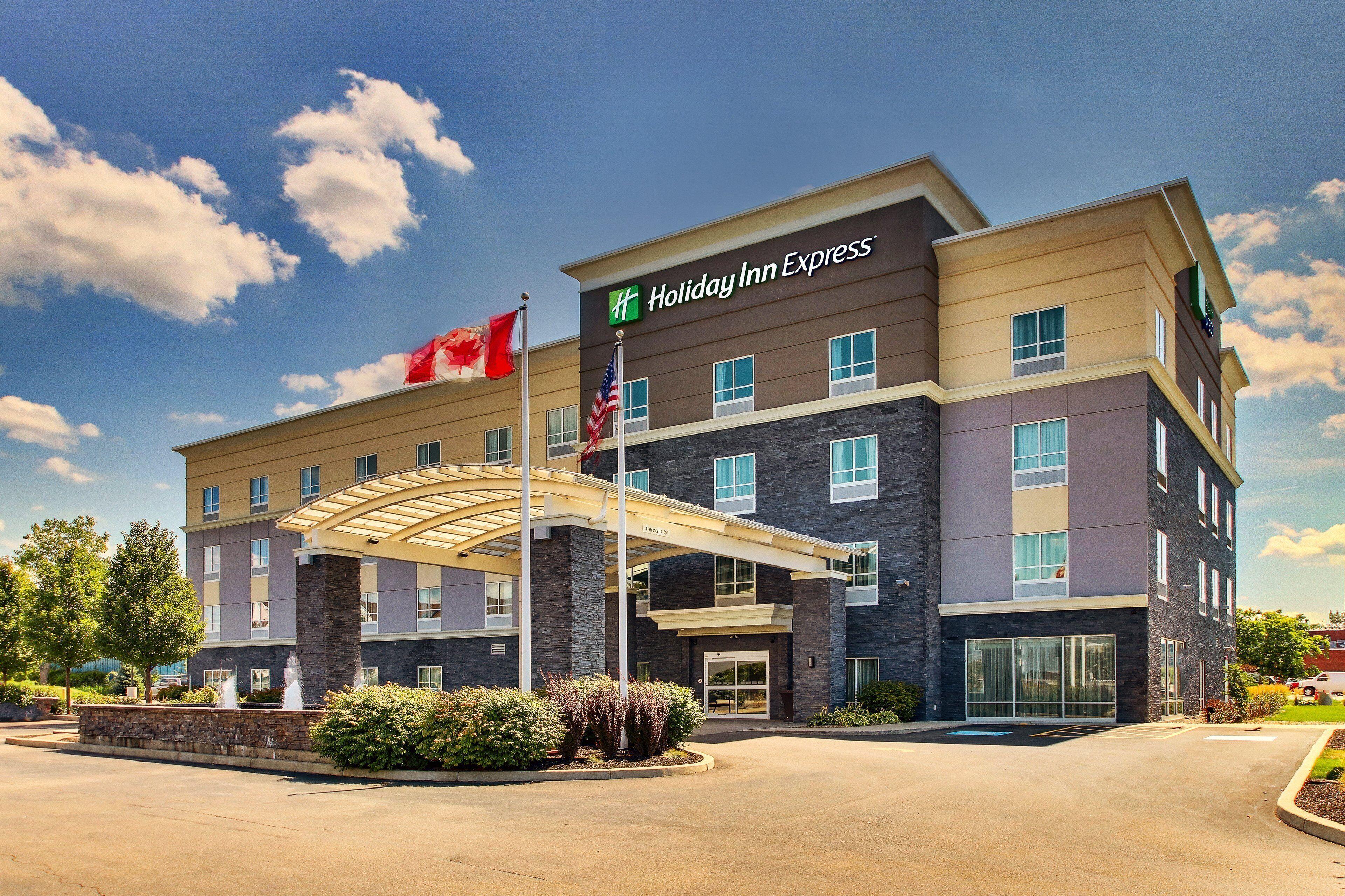 5 Airport Hotels Near Walden Galleria Mall Worth Booking