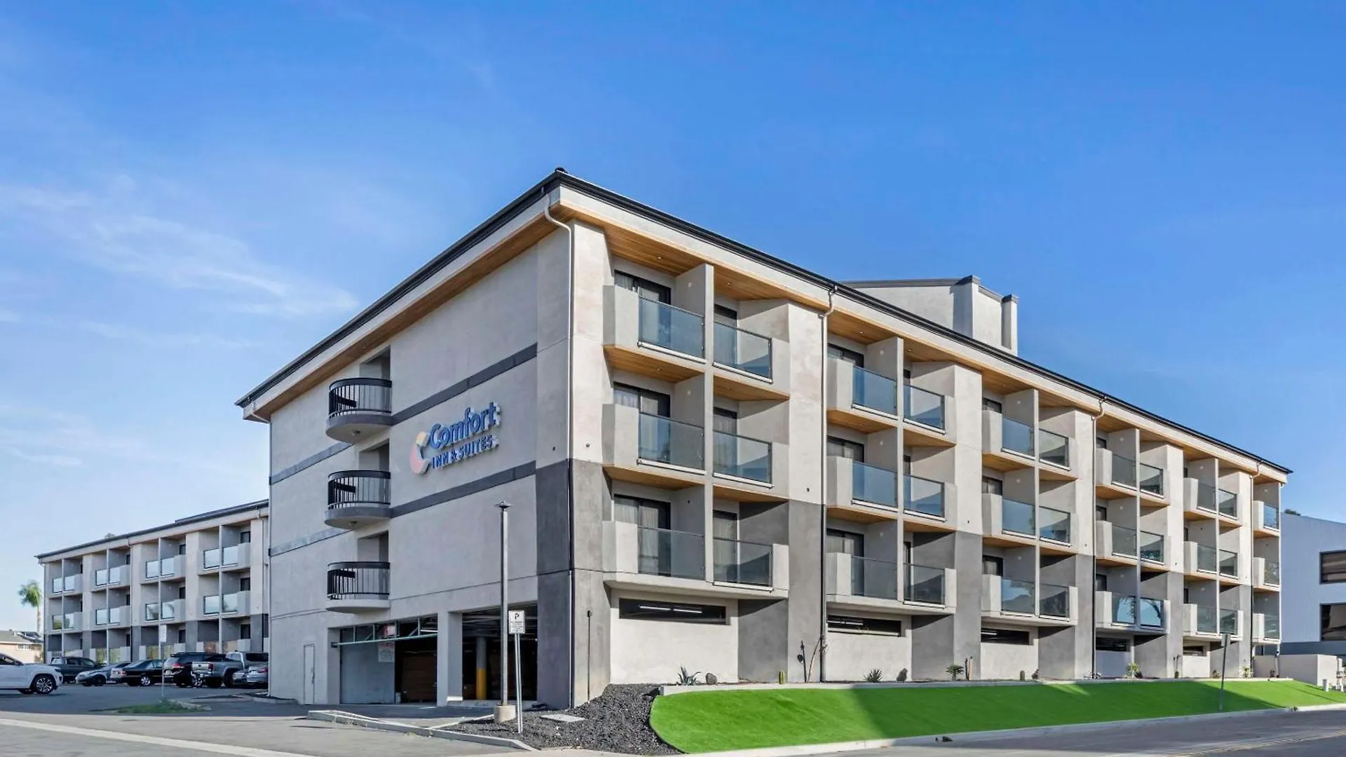 5 Beach Hotels Close to Turtle Rock Community Park Worth Booking