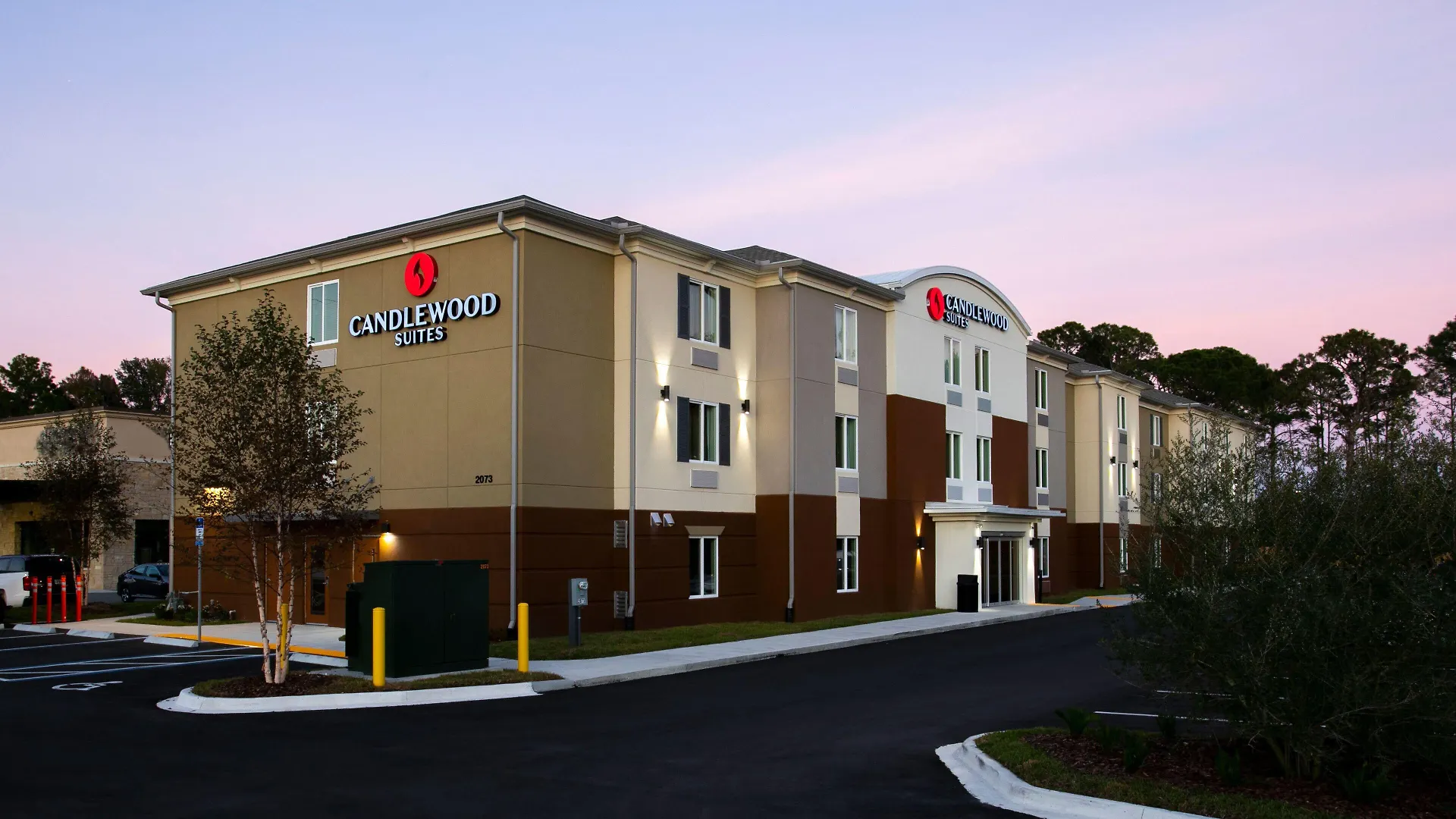 5 Business Hotels Near Adventure Landing That Deliver