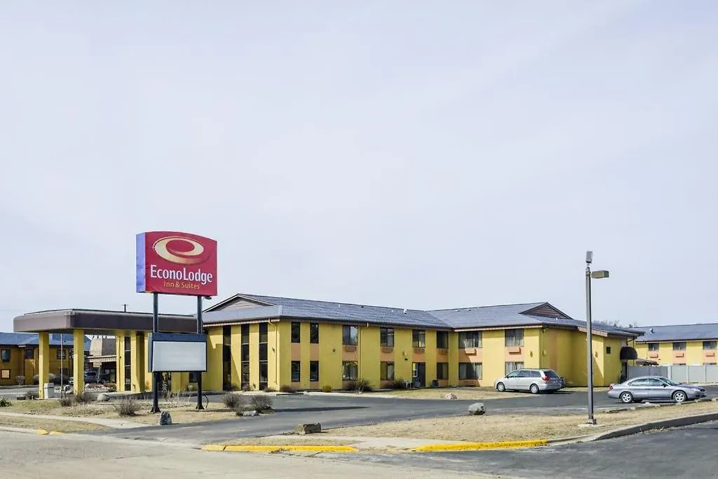 4 Affordable 2-Star Hotels Close to H. H. Bennett Studio