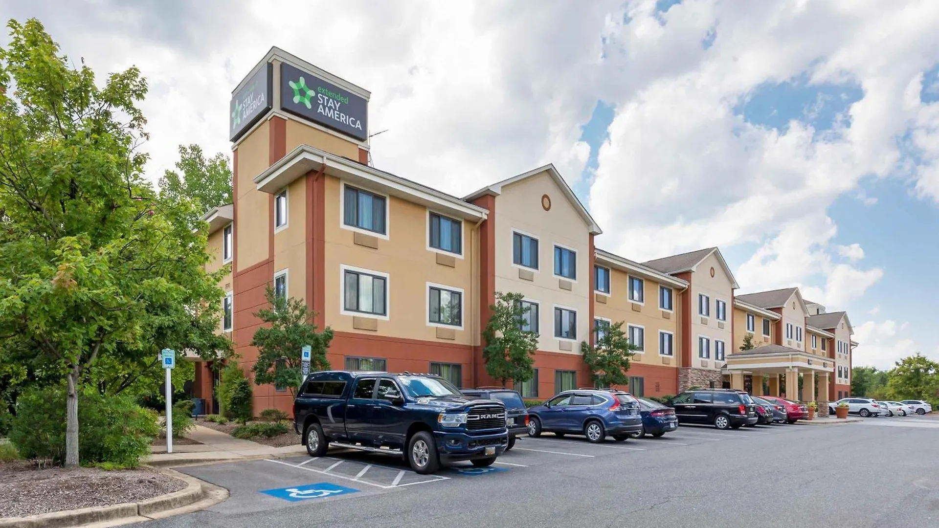2 Airport Hotels Close to Patapsco Arena, Baltimore