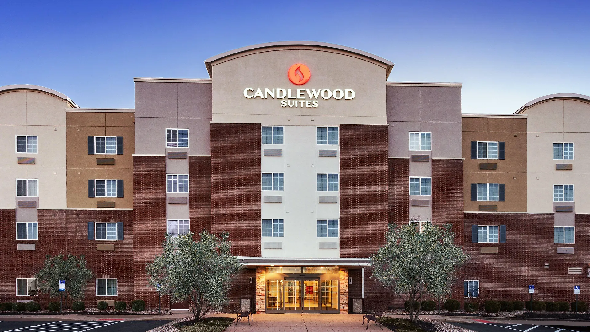 Where to Stay in Louisville Metro: 7 Best 2-Star Hotels