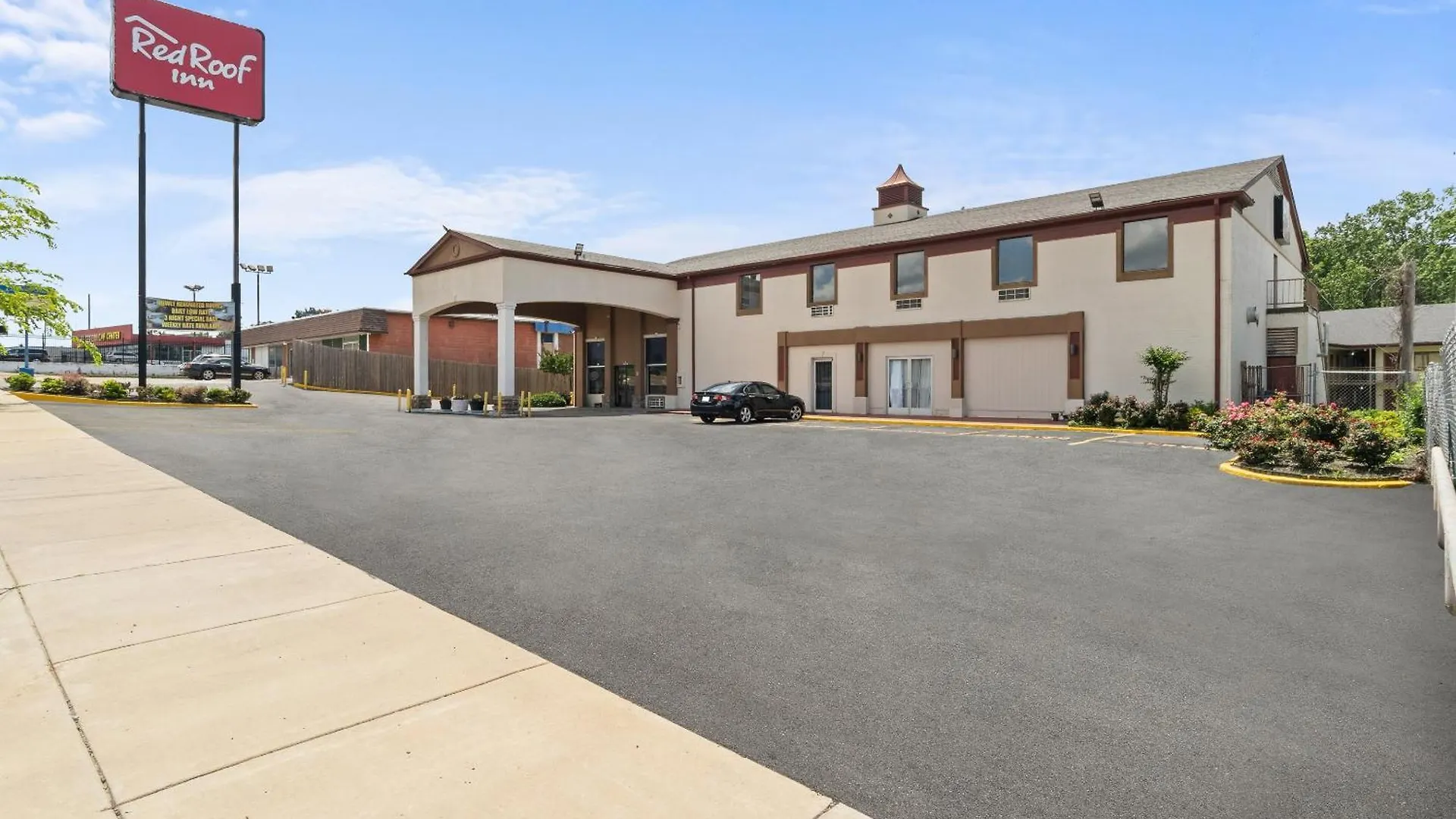6 Airport Hotels Near Graceland Worth Booking in Memphis
