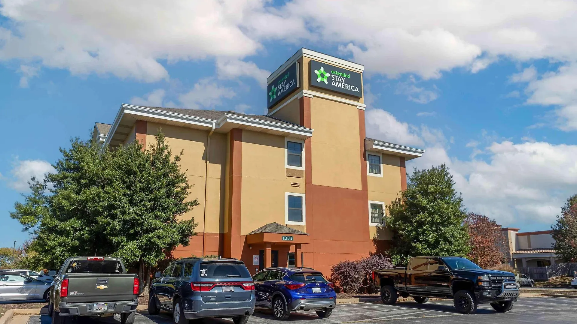 4 Budget Hotels Near Springfield College Worth Booking