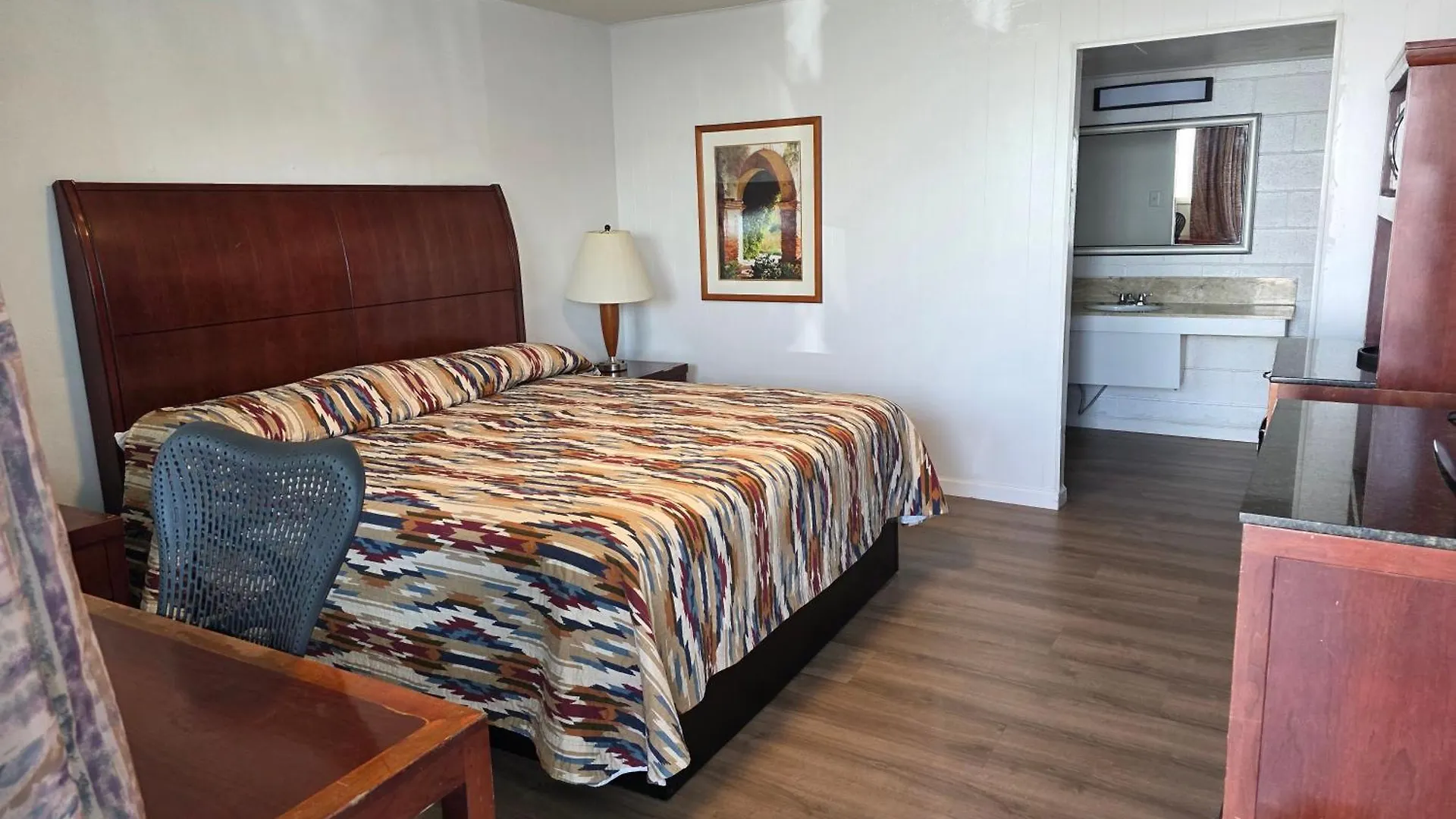 15 Smart 2-Star Hotels In New Mexico Worth Booking