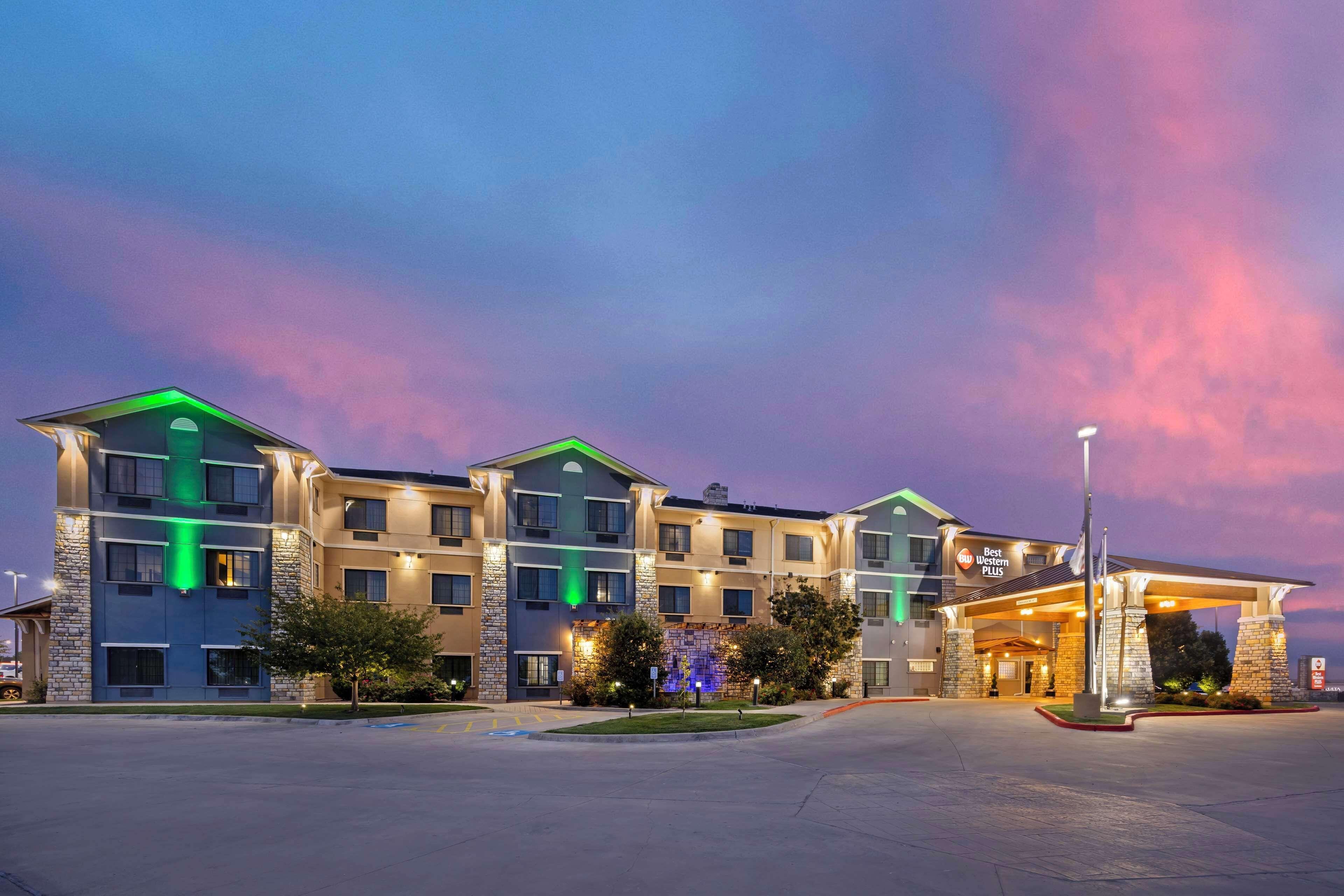 Where to Stay in Kansas: 15 Best Family-Friendly Hotels